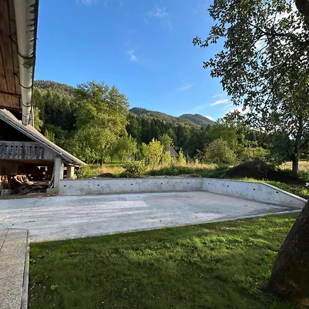 別荘 Bohinj Countryside House ボヒニュスカ・ビストリツァ